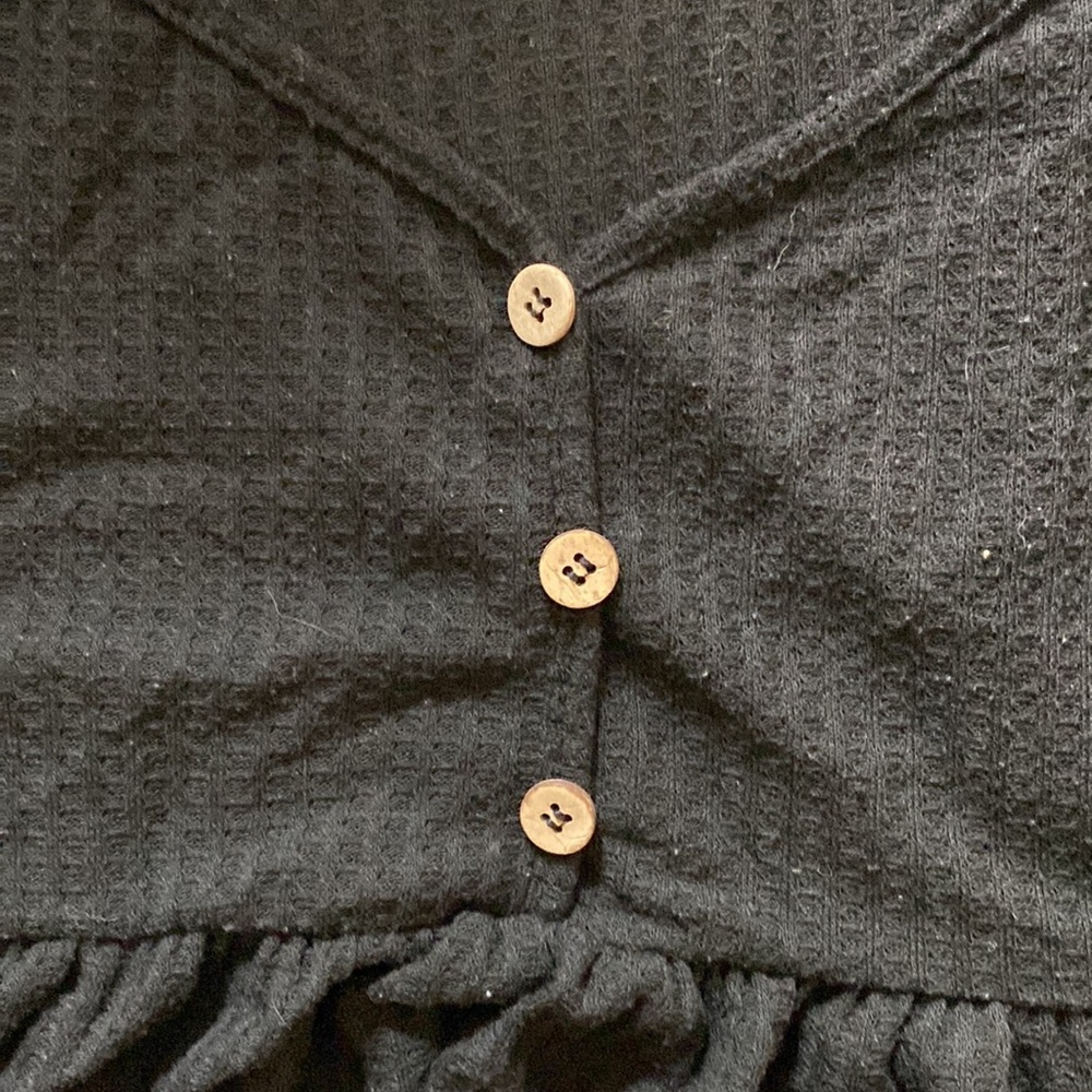 PEPLUM BUTTON TANK TOP - Picture 2 of 4
